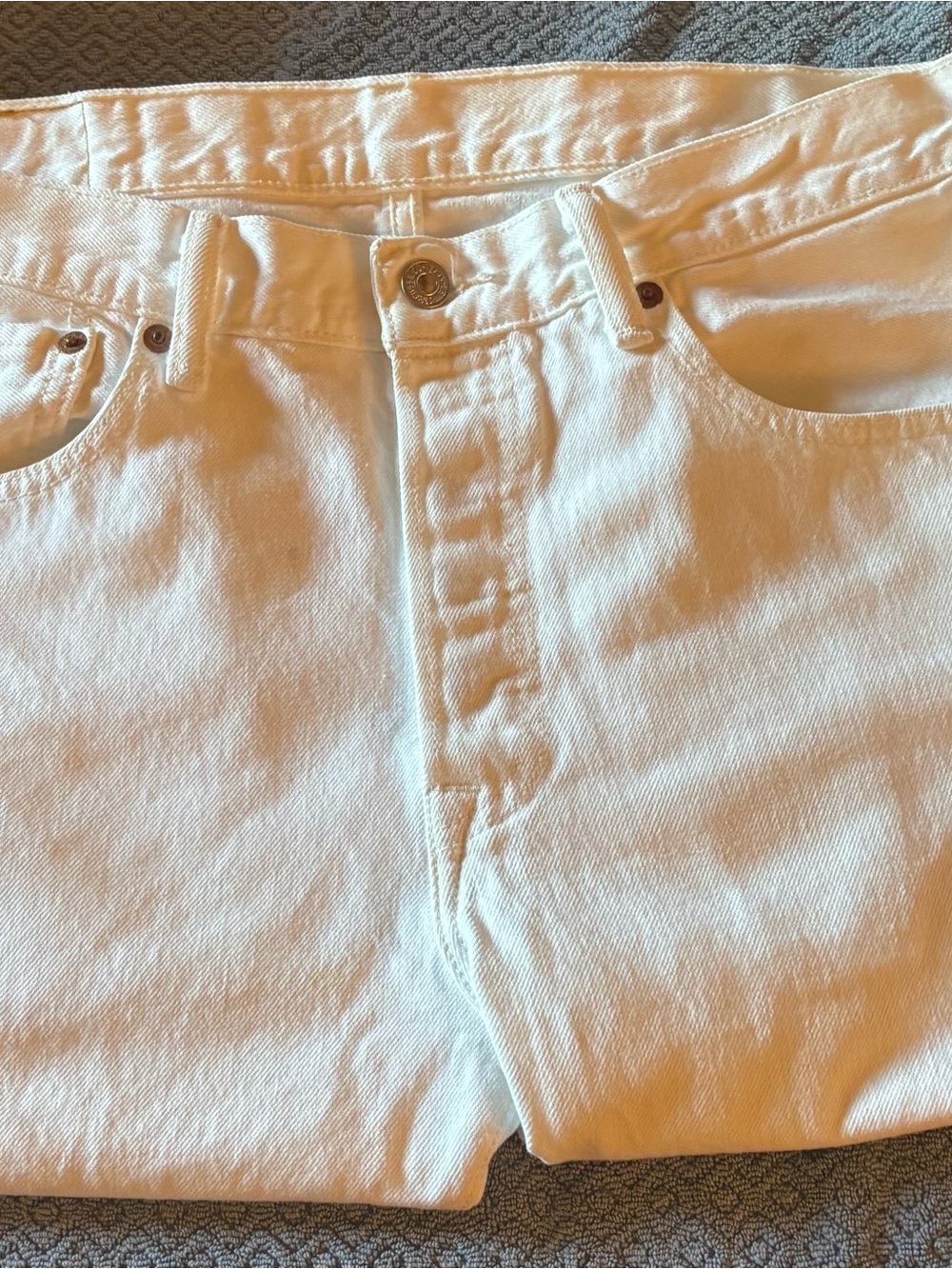 Levi’s Men's 501 Original Fit White Denim Jeans Straight Leg Button Fly 32x30 - Picture 4 of 6
